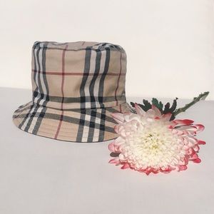 Vintage Burberry bucket hat